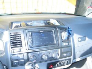 Přečtete si více ze článku Montáž 2din rádio+kamera a zadní repro VW T5 dlouhá verze