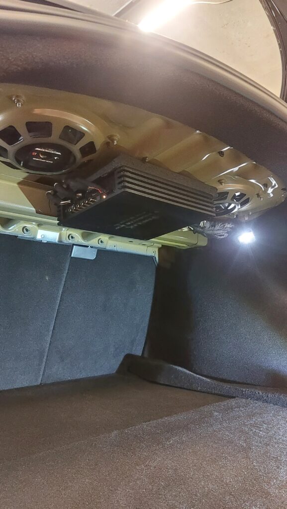 montáž zesilovače