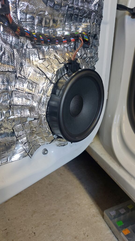 Výměna repro Škoda Octavia 3